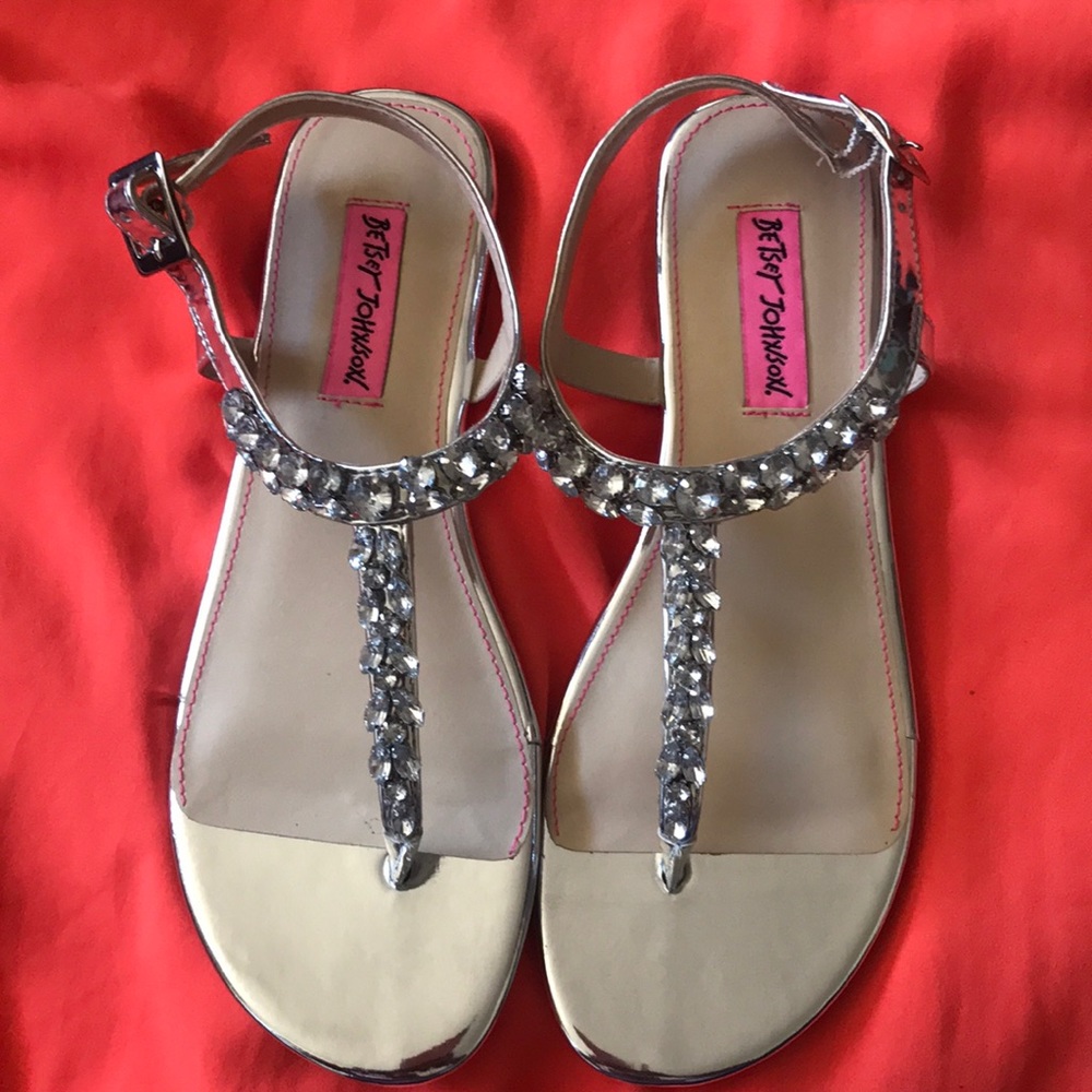 Betsy Johnson Silver Crystal Rhinestone T Strap Thong Sandals Size 7
